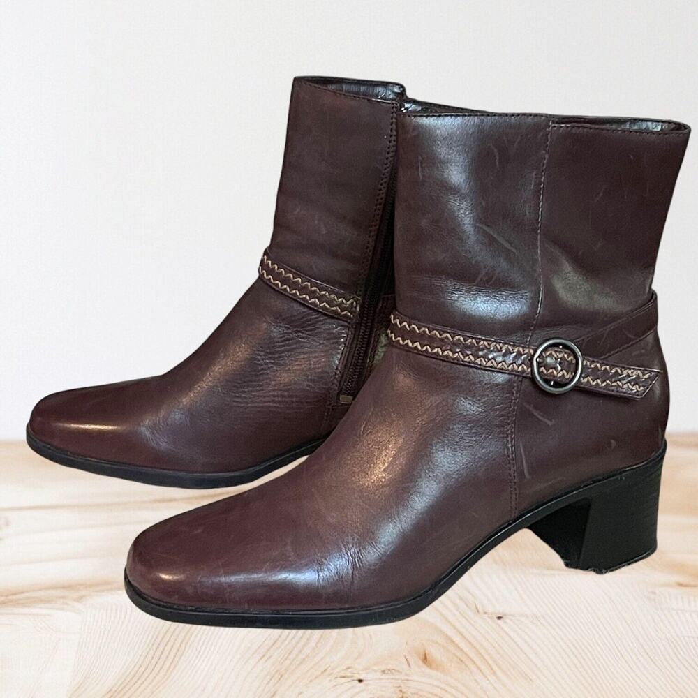 Clarks Brown Leather Ankle Boots Sz 9 Belted Side Zip Chunky Block Heel $130